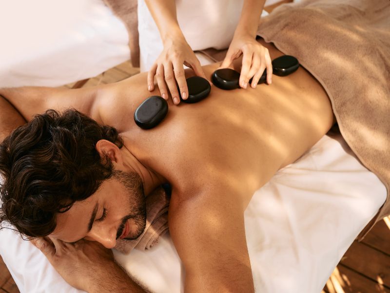 Massagem e Terapias Relaxantes em Ribeirão Preto Nayara Campos Bem-Estar 