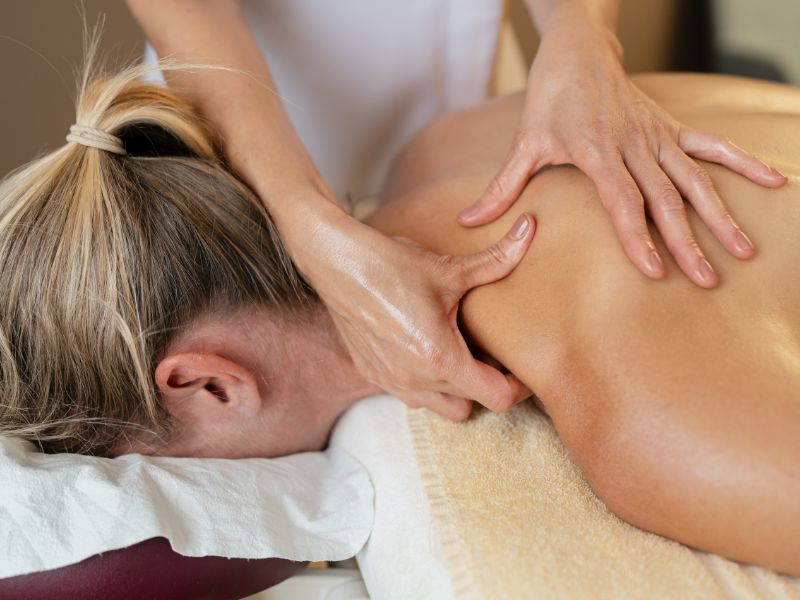 Massagem e Terapias Relaxantes em Ribeirão Preto Nayara Campos Bem-Estar 
